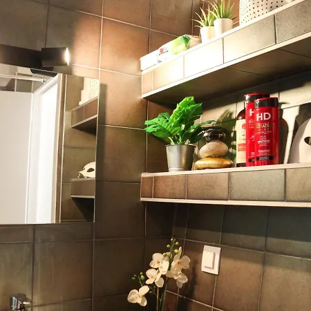 Joanna 1 With Parking