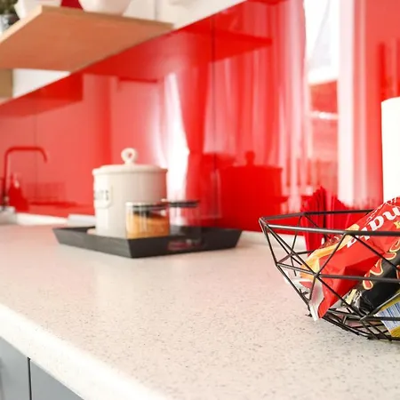 Joanna 1 With Parking * לריסה