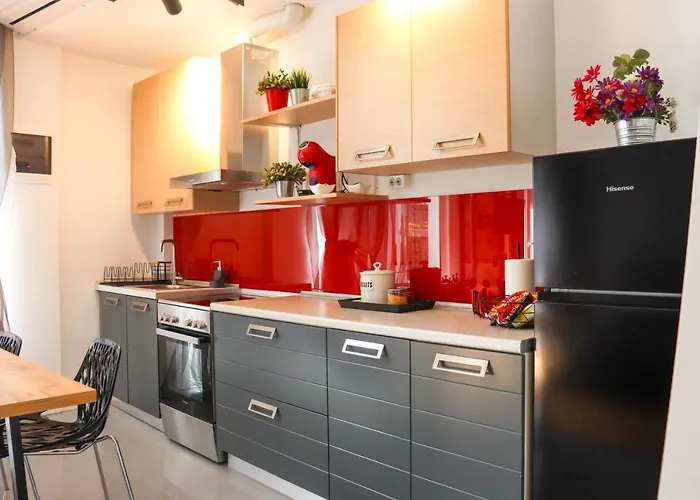 Joanna 1 With Parking *