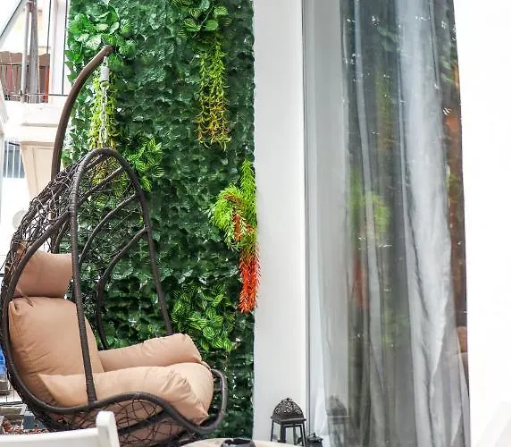 Joanna 1 With Parking *