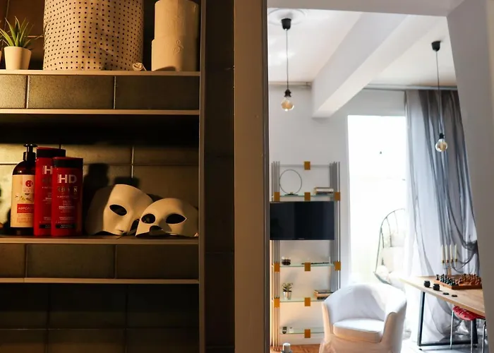 Joanna 1 With Parking *