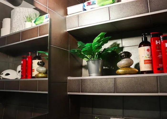 Joanna 1 With Parking *