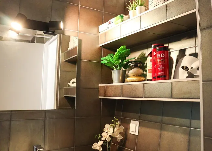 Joanna 1 With Parking